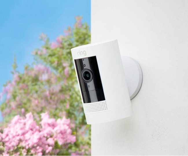 Ring Stick Up Cam – AI камера відеоспостереження для дому